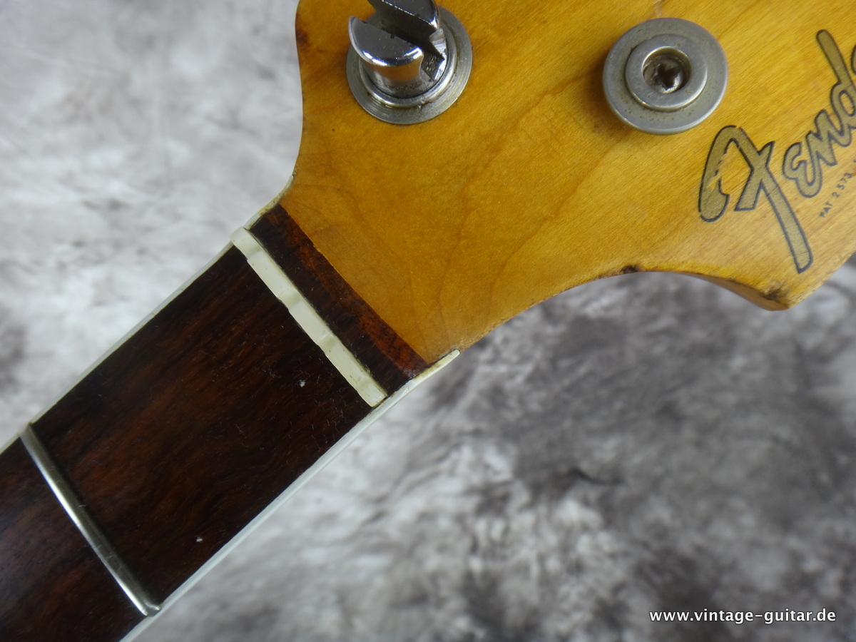 Fender-Jazz-Bass_1966-sunburst-020.JPG