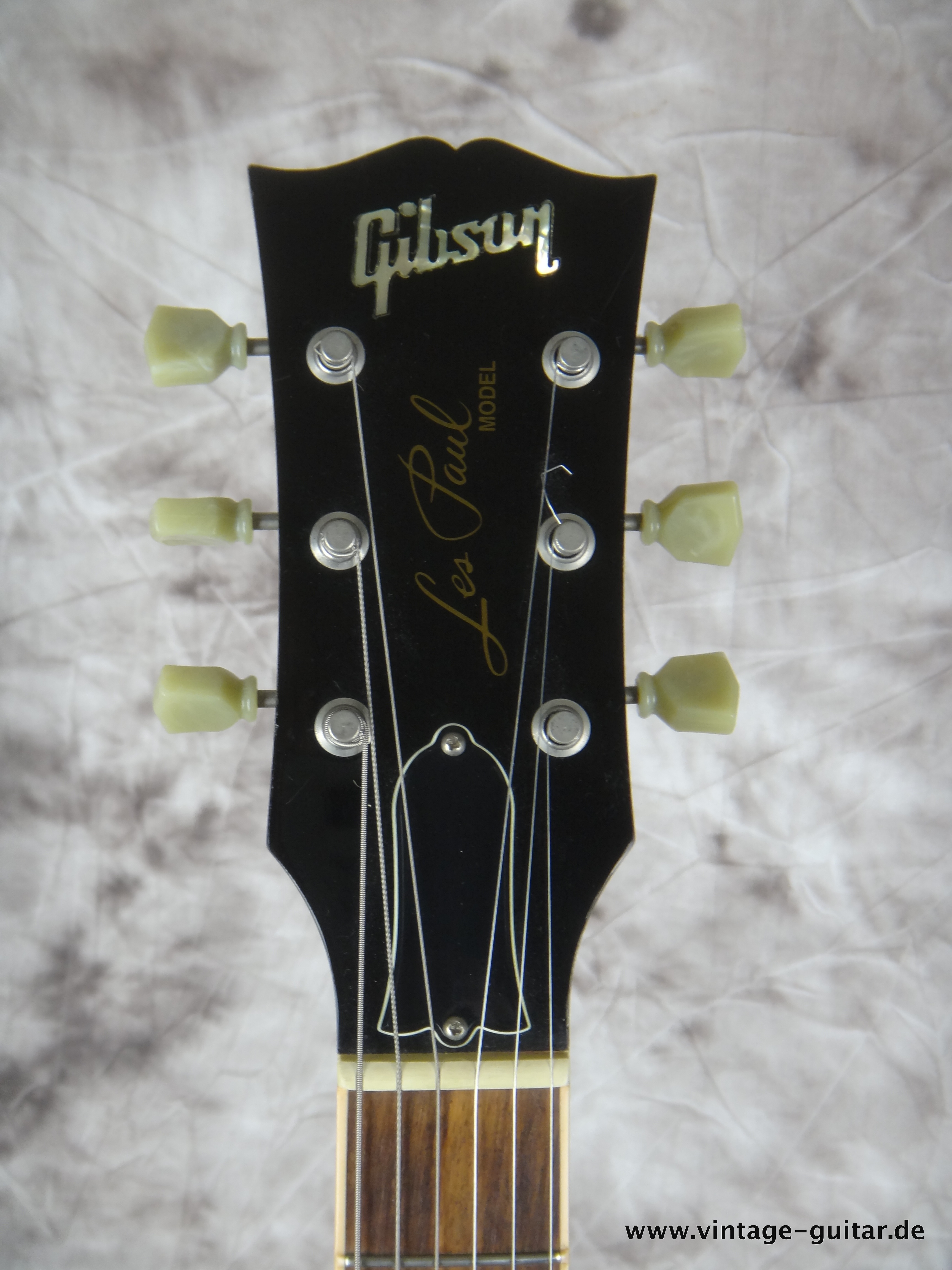 Gibson-Les-Paul-Standard-2004-black-005.JPG
