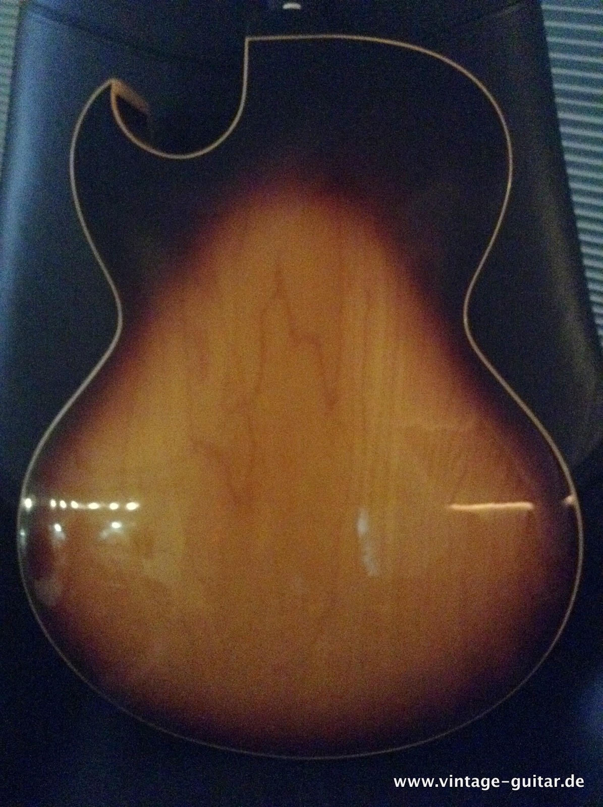 Gibson-ES-175-D-sunburst-1963-004.JPG