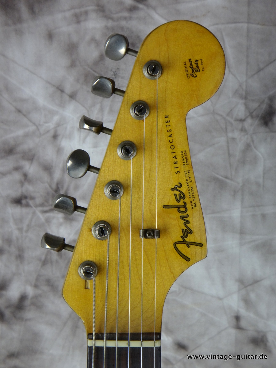 Fender-Stratocaster-sonic-blue-refinished-1963-brown-tolex-case-003.JPG