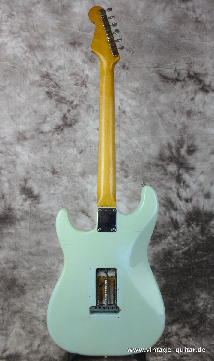 Fender-Stratocaster-sonic-blue-refinished-1963-brown-tolex-case-004.JPG