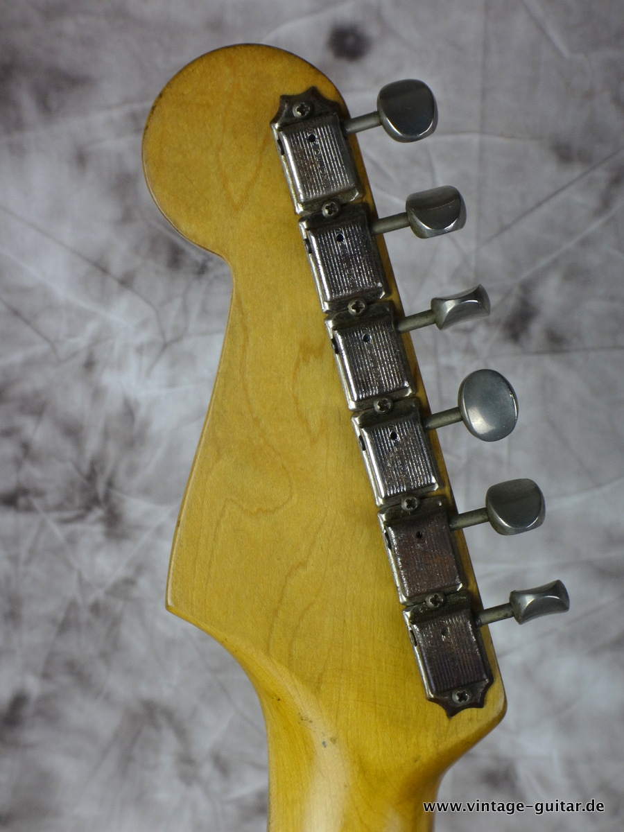 Fender-Stratocaster-sonic-blue-refinished-1963-brown-tolex-case-006.JPG