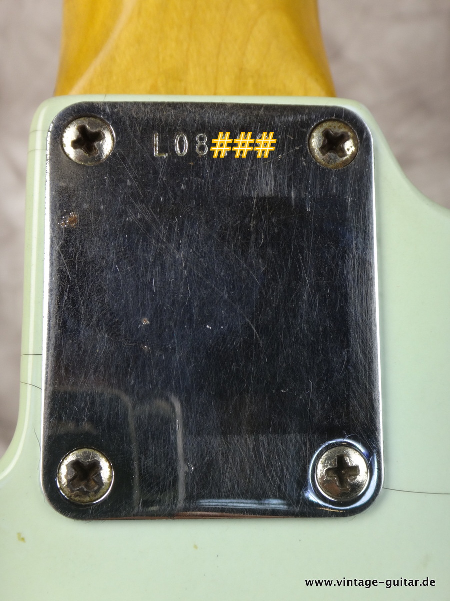 Fender-Stratocaster-sonic-blue-refinished-1963-brown-tolex-case-007.JPG
