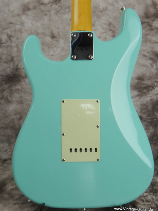 Fender_Stratocaster-Japan-1997-foam-green-004.JPG