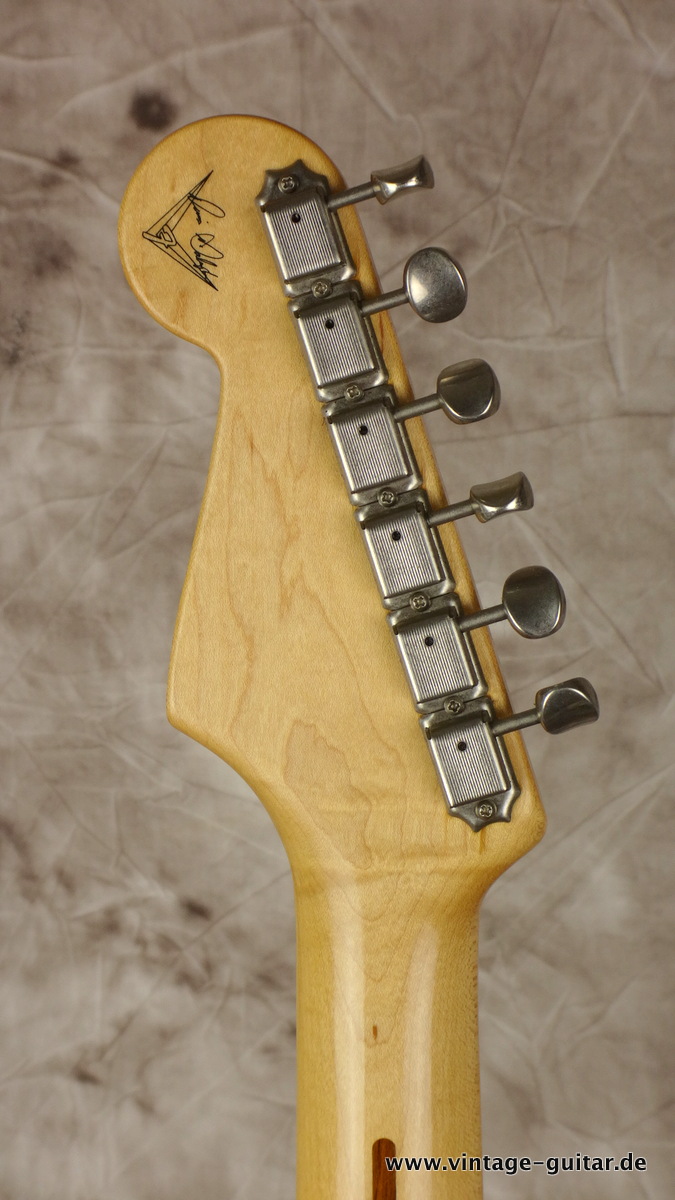 Fender-Stratocaster-1954-Custom-Shop_masterbuilt-2004-Galuszka-006.JPG
