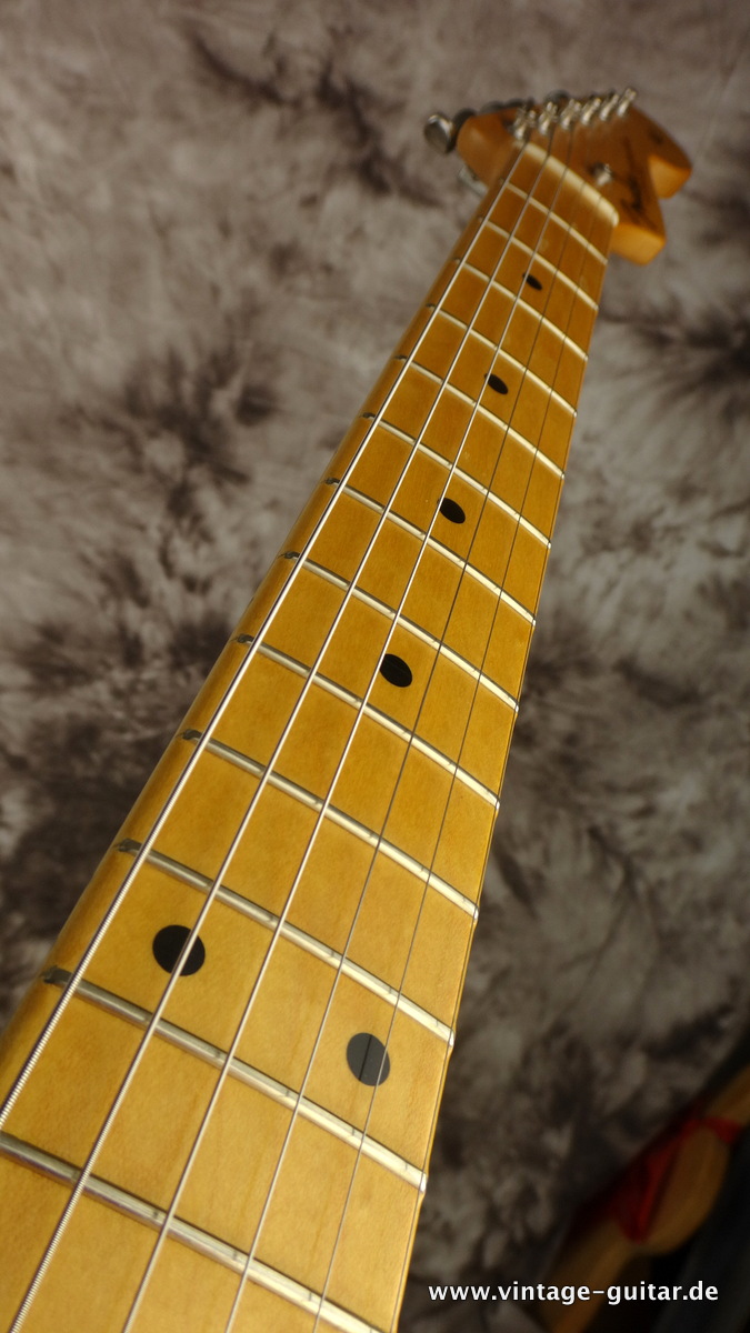 Fender-Stratocaster-1954-Custom-Shop_masterbuilt-2004-Galuszka-009.JPG