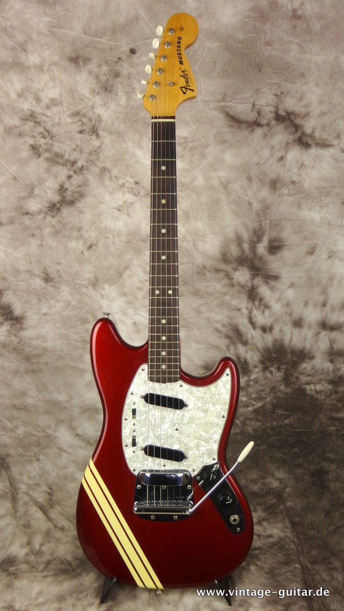 Fender-Mustang-competition-racing-stripe-candy-apple-red-CAR-001.JPG