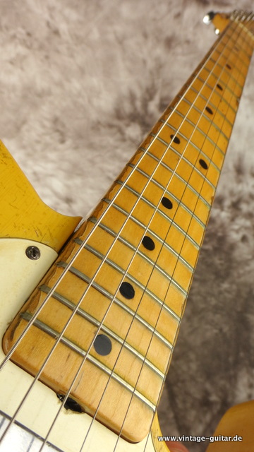 Fender-Telecaster_1969-blond-008.JPG