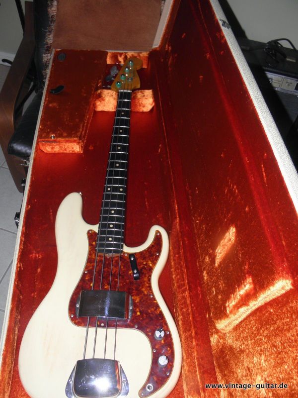 Fender-Precision-Bass-white-refinished-1962-004.jpg