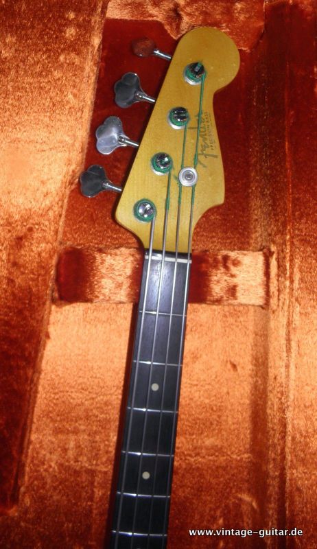 Fender-Precision-Bass-white-refinished-1962-007.jpg