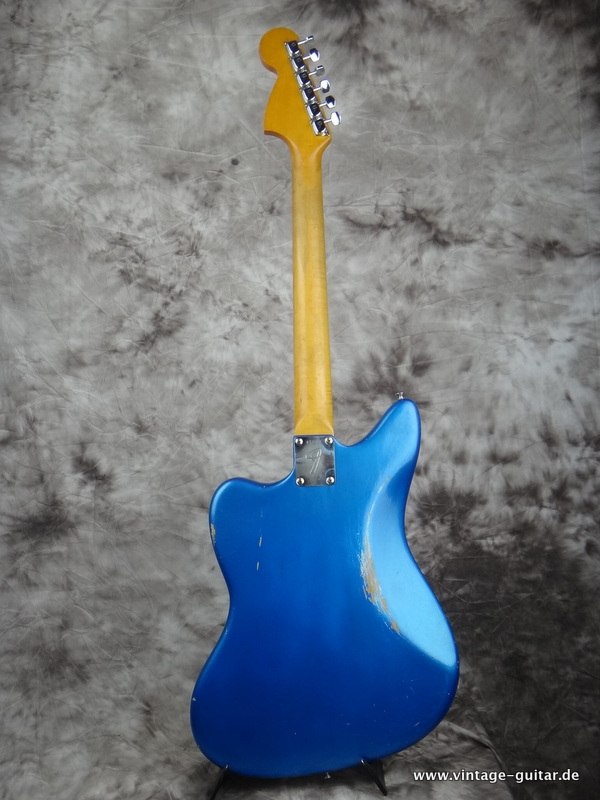 Fender-Jaguar-1966-lake-placid-blue-002.JPG