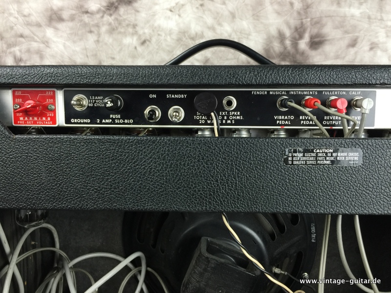 Fender-Deluxe-Reverb-1978-silverface-014.JPG