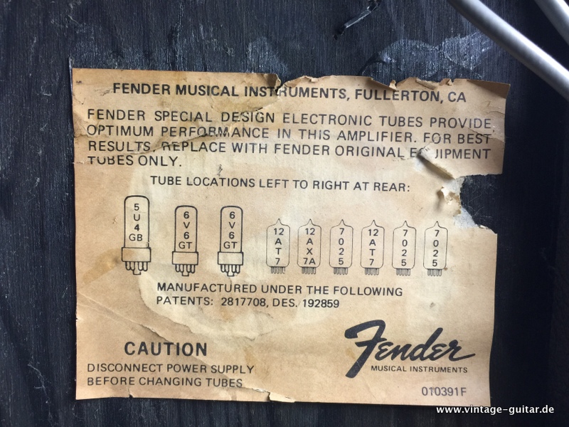 Fender-Deluxe-Reverb-1978-silverface-017.JPG