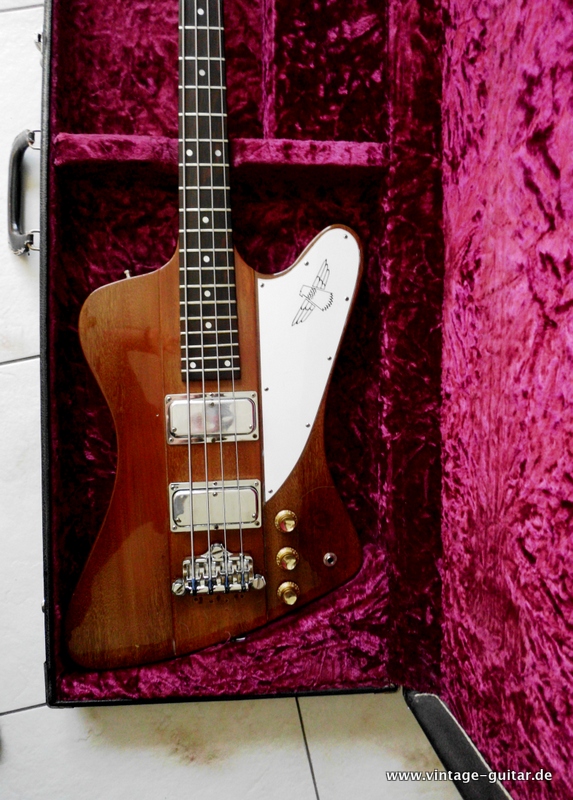 Gibson-Thunderbird-1976-Limited-Edition-1976-002.jpg