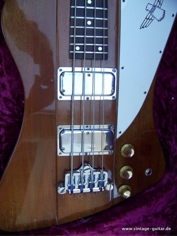Gibson-Thunderbird-1976-Limited-Edition-1976-003.jpg