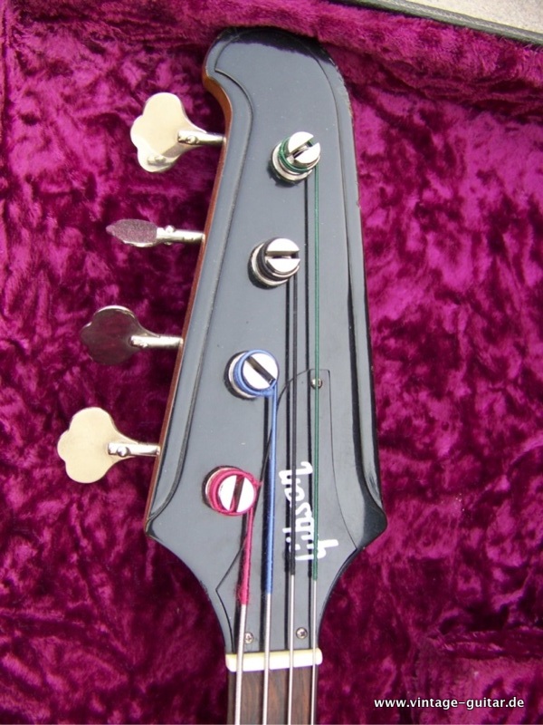 Gibson-Thunderbird-1976-Limited-Edition-1976-005.jpg