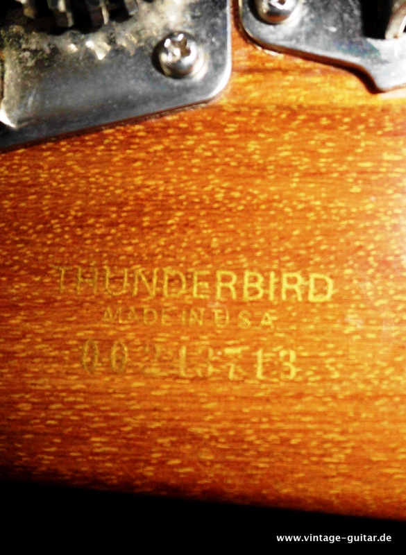 Gibson-Thunderbird-1976-Limited-Edition-1976-007.jpg