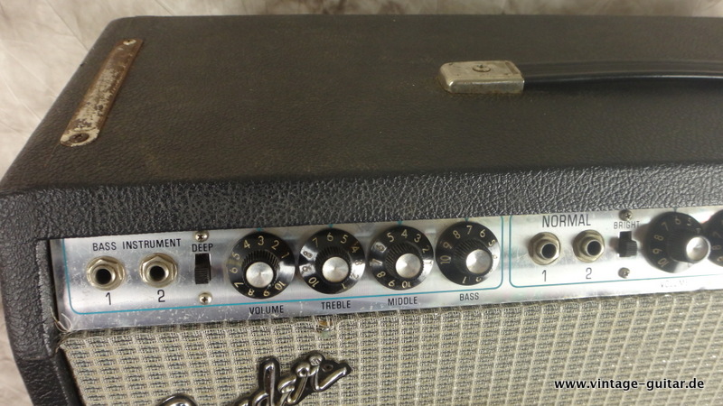 Fender-Bassman-ten-1979-silverface-002.JPG
