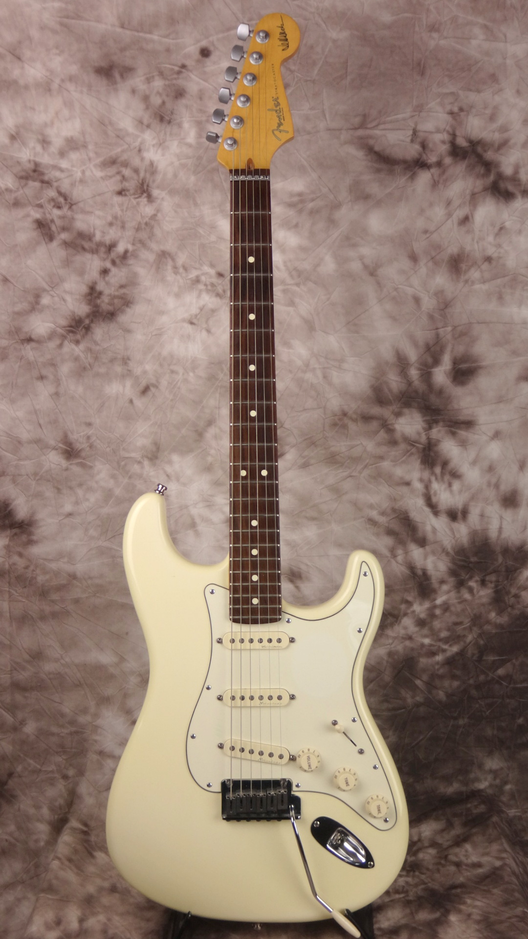 Fender_jeff-beck-signature-2004-white-001.JPG