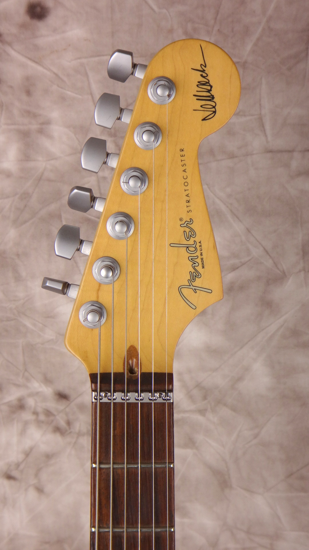 Fender_jeff-beck-signature-2004-white-003.JPG