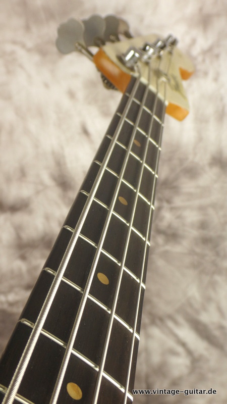 Fender-Jazz-Bass-1964-olypic-white_refinished-009.JPG