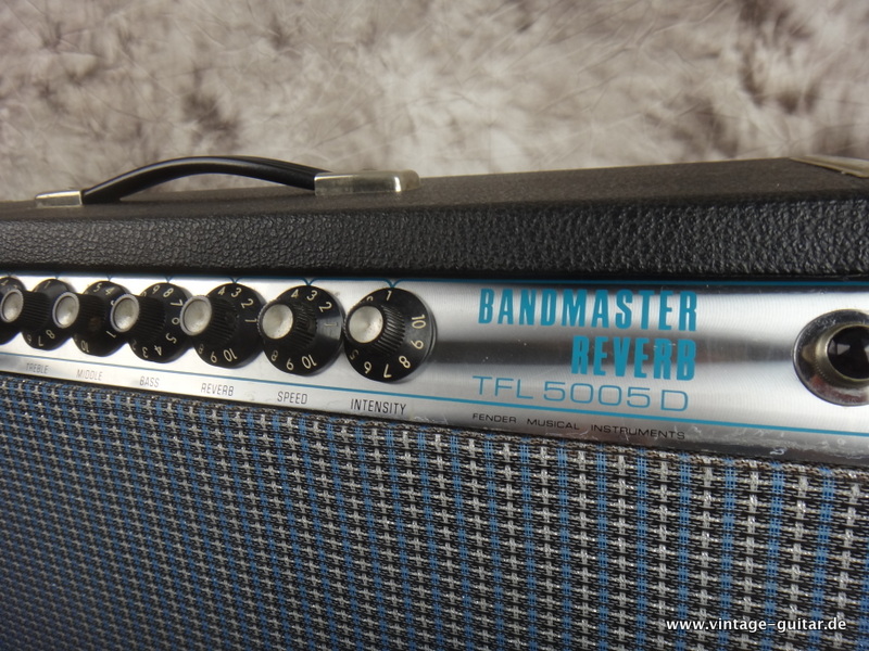 Fender-Bandmaster-Reverb-1975-top-and-cabinet-003.JPG