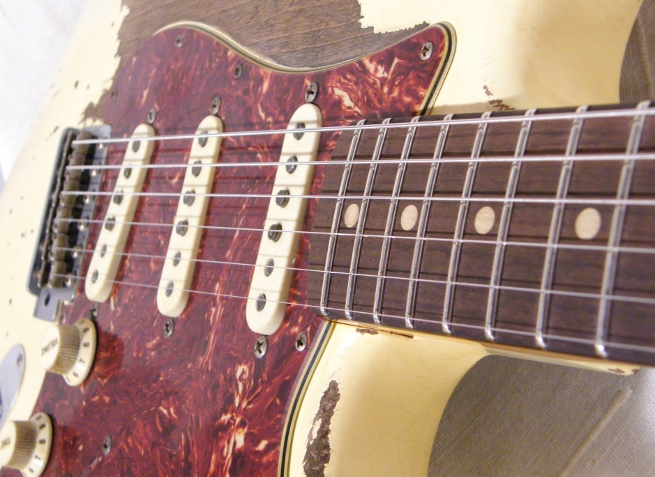 Fender_stratocaster-masterbuilt-63-1963-aged-jason-smith-007.jpg