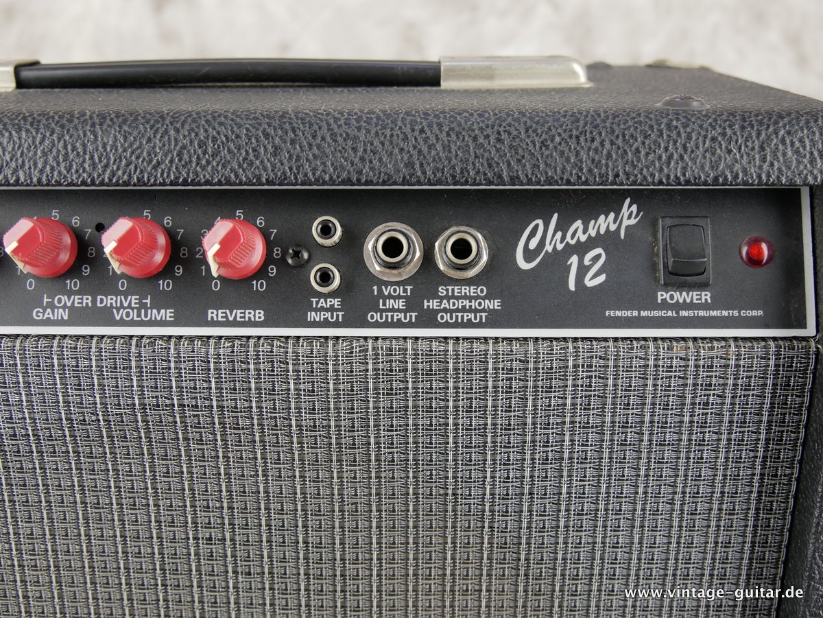 img/vintage/2363/Fender_Champ_12_Red_Knob_1990s-004.JPG