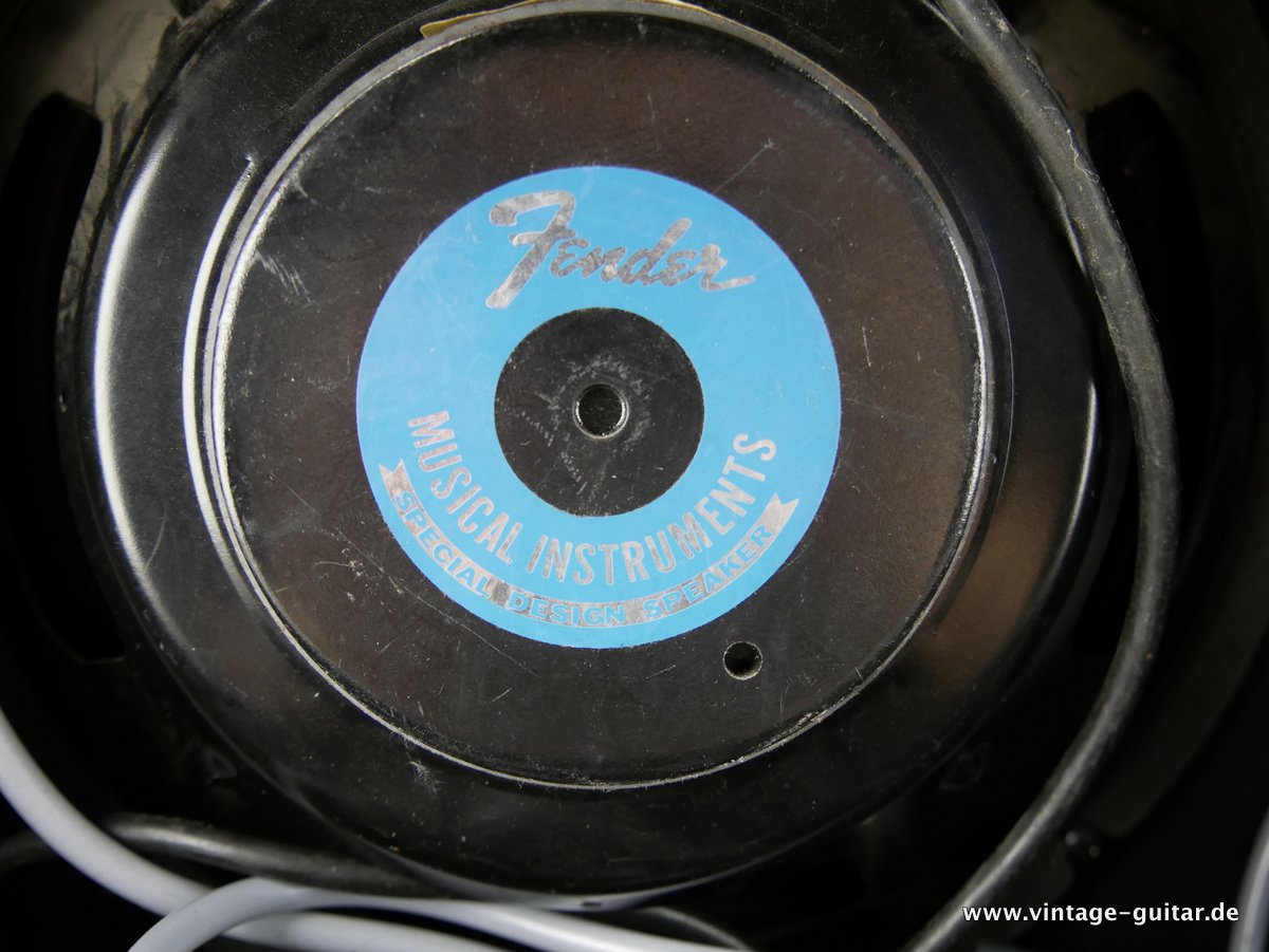 img/vintage/2363/Fender_Champ_12_Red_Knob_1990s-005.JPG