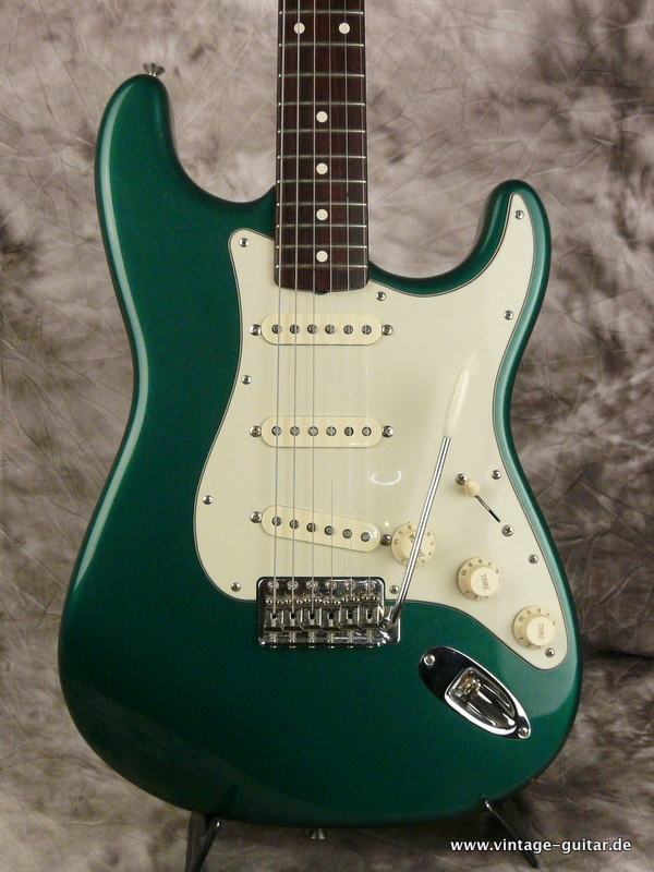 Fender-Stratocaster-62-Vintage-Reissue-sherwood-green-2006-002.JPG