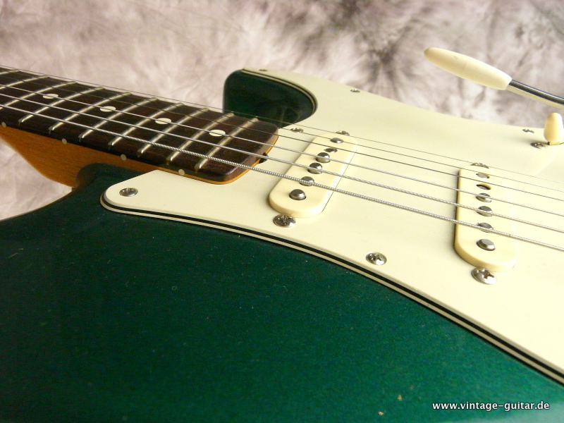 Fender-Stratocaster-62-Vintage-Reissue-sherwood-green-2006-011.JPG