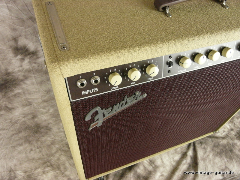 Fender-Vibroking-white-tolex-3x10-003.JPG