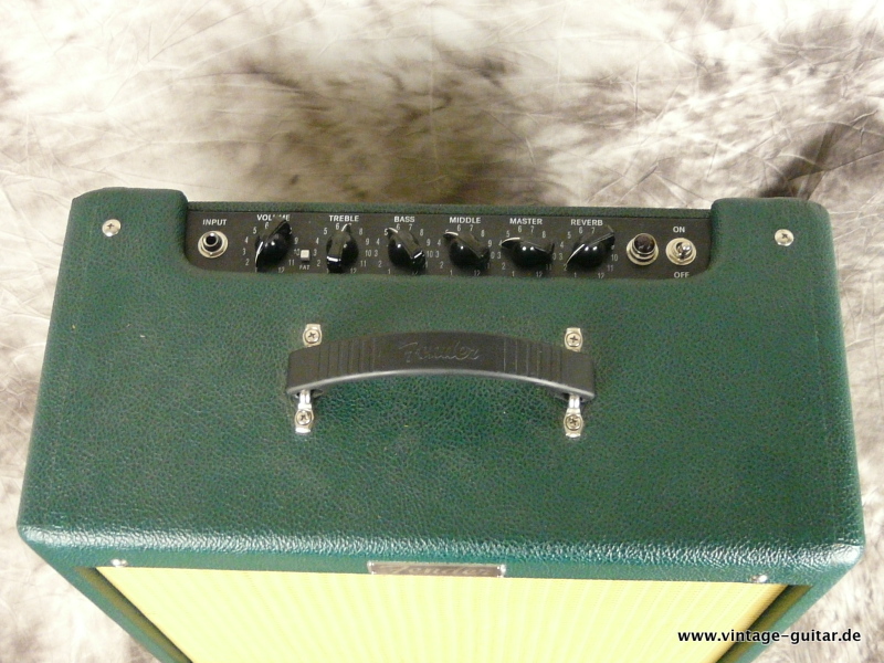 Fender-Blues-Junior-green-tolex-002.JPG