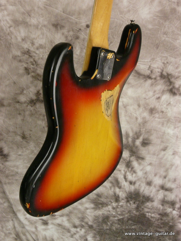 Fender_Jazz_Bass_1972_sunburst-009.JPG