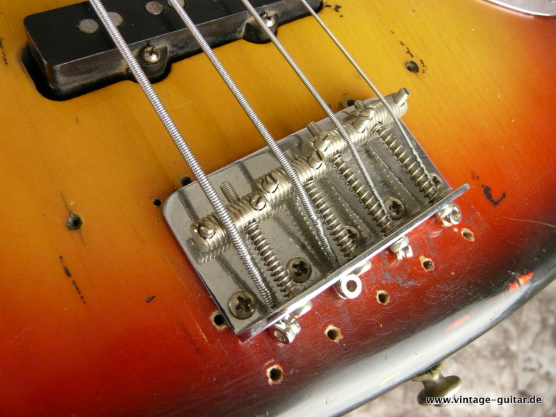 Fender_Jazz_Bass_1972_sunburst-013.JPG