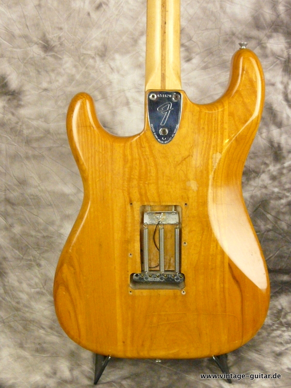 Fender-Stratocaster-1974-natural-maple_neck-005.JPG