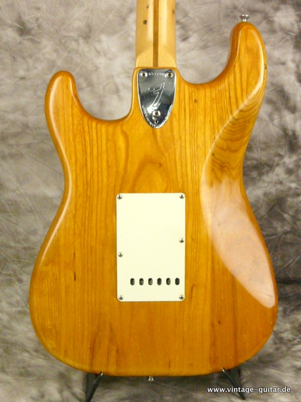 Fender_Stratocaster-1975-natural-rosewood-neck-005.JPG
