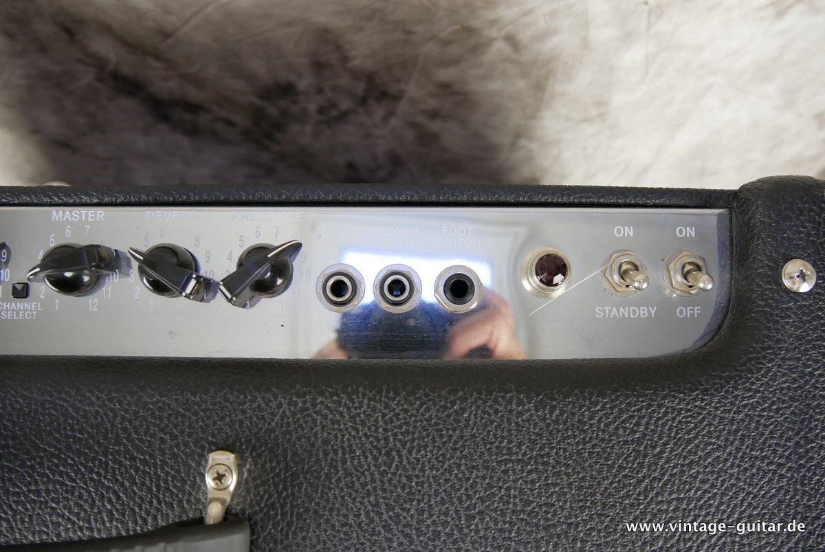 img/vintage/2398/Fender_Hot_Rod_DeVille_black_2010-004.JPG