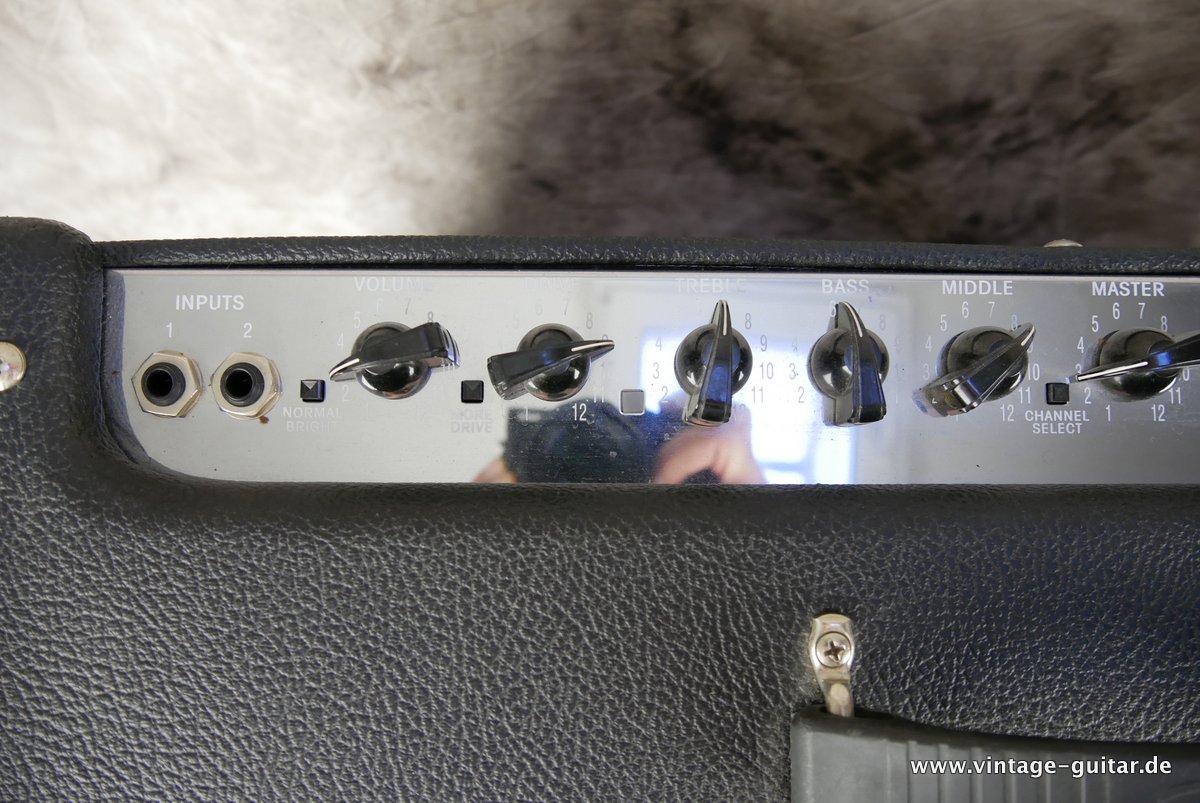 img/vintage/2398/Fender_Hot_Rod_DeVille_black_2010-005.JPG
