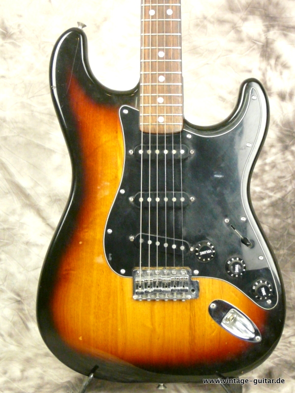 Stratocaster_Fender-1979-sunburst-002.JPG