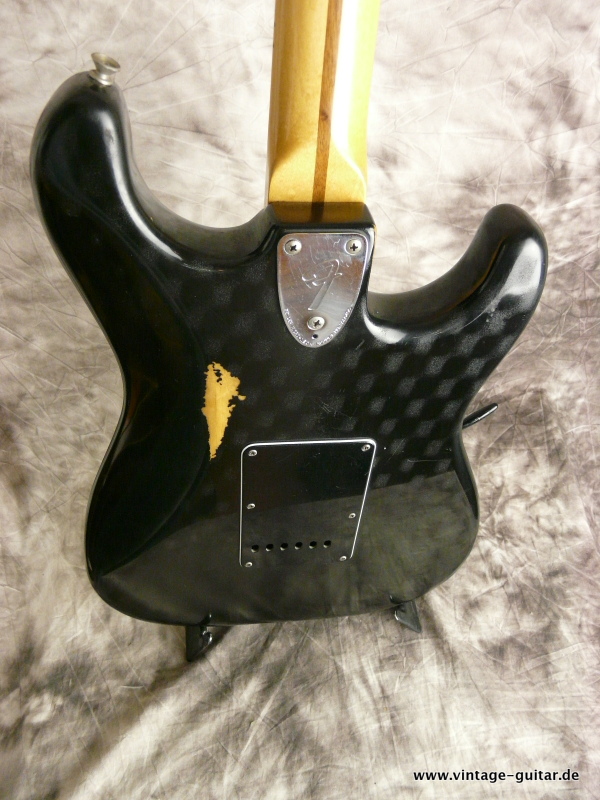 Fender_Stratocaster-Lefthand-1978-009.JPG