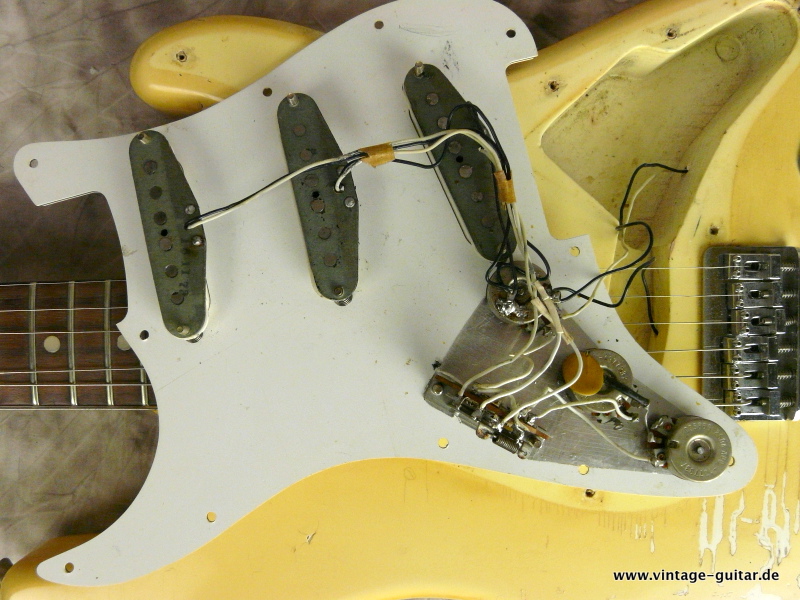 Fender-Stratocaster-1973-olympic-white_hardtail-013.JPG