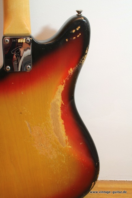Jazzmaster_Fender-1971-sunburst-007.jpg