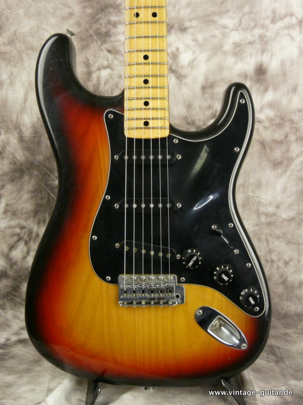 Fender_Stratocaster-1977-sunburst_near-mint-002.JPG