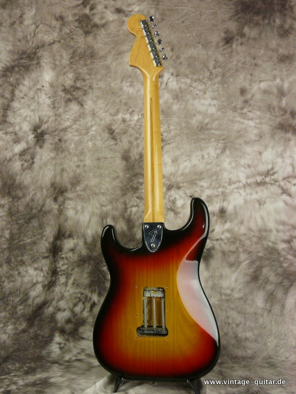 Fender_Stratocaster-1977-sunburst_near-mint-003.JPG