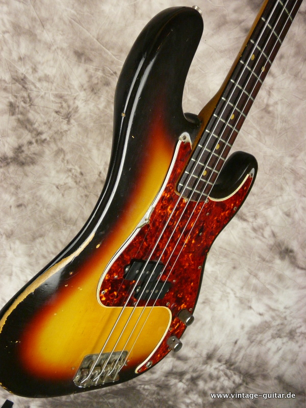 Fender_Precision_Bass_1966_sunburst-011.JPG