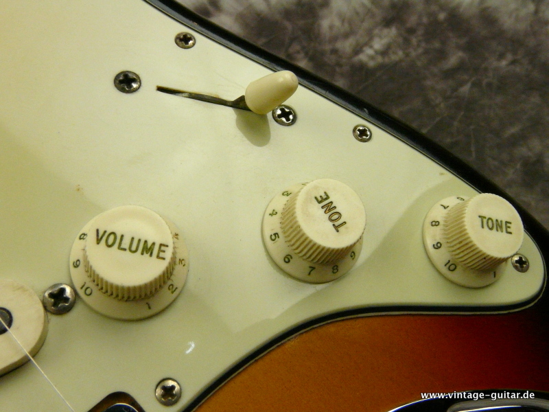 Stratocaster-mint-Fender-1965-sunburst-greenguard-transition-Logo-012.JPG