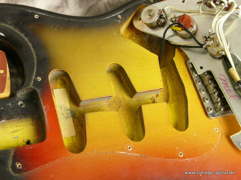 Stratocaster-mint-Fender-1965-sunburst-greenguard-transition-Logo-036.JPG