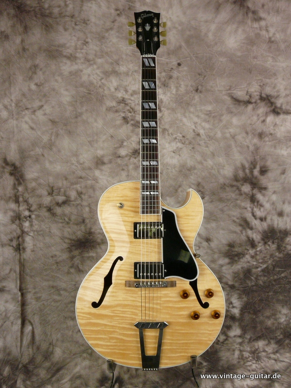 Gibson-ES-175-D-natural-flamemaple-2011-001.JPG