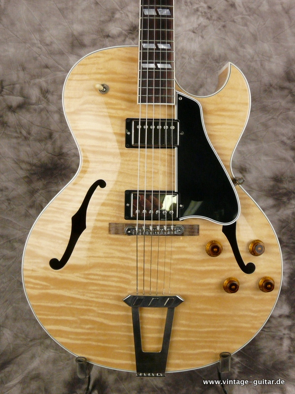 Gibson-ES-175-D-natural-flamemaple-2011-002.JPG